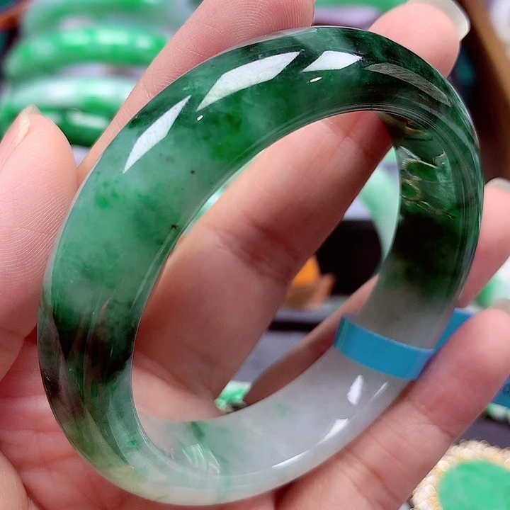 翡翠未镶嵌手镯翡翠