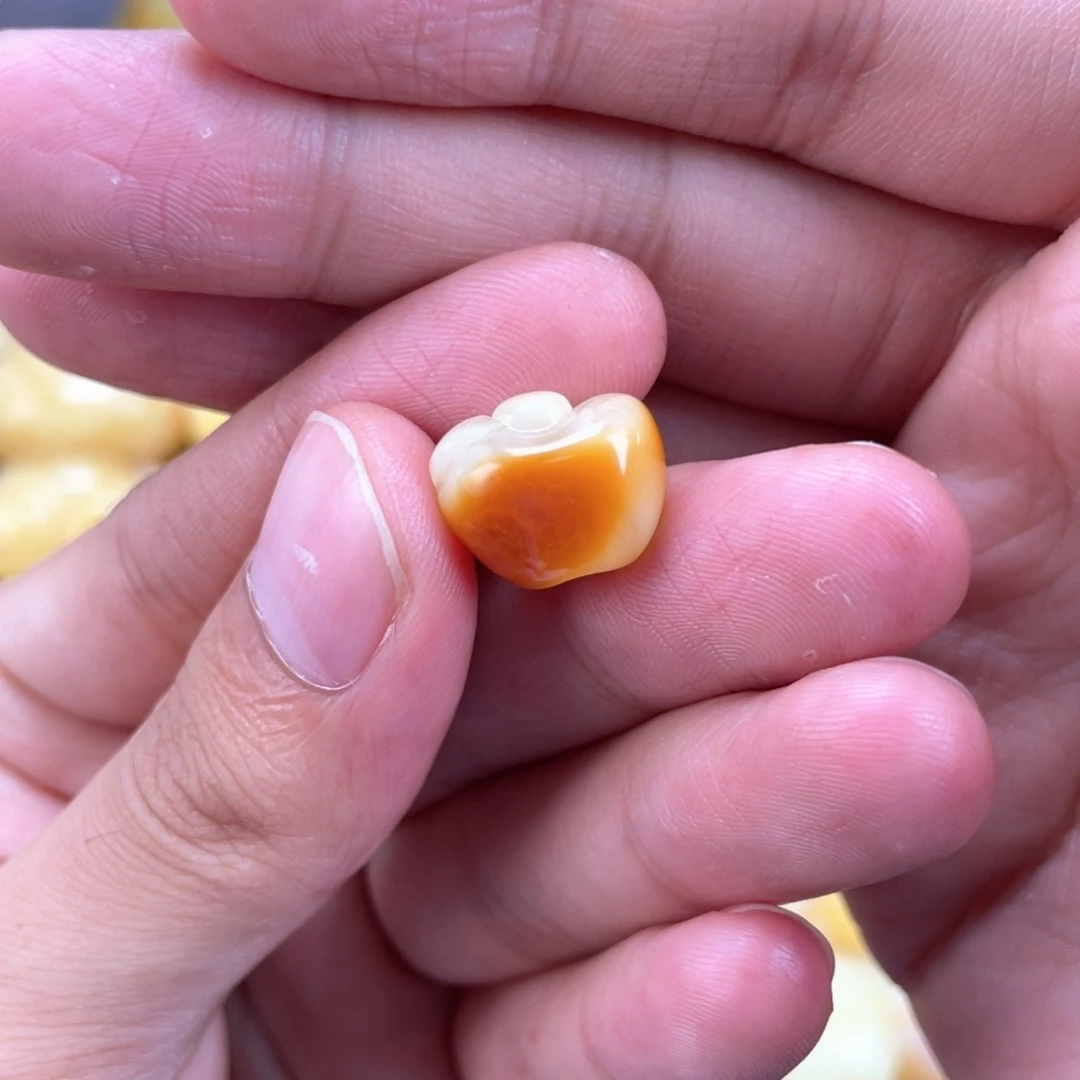 琥珀未镶嵌裸石蜜蜡