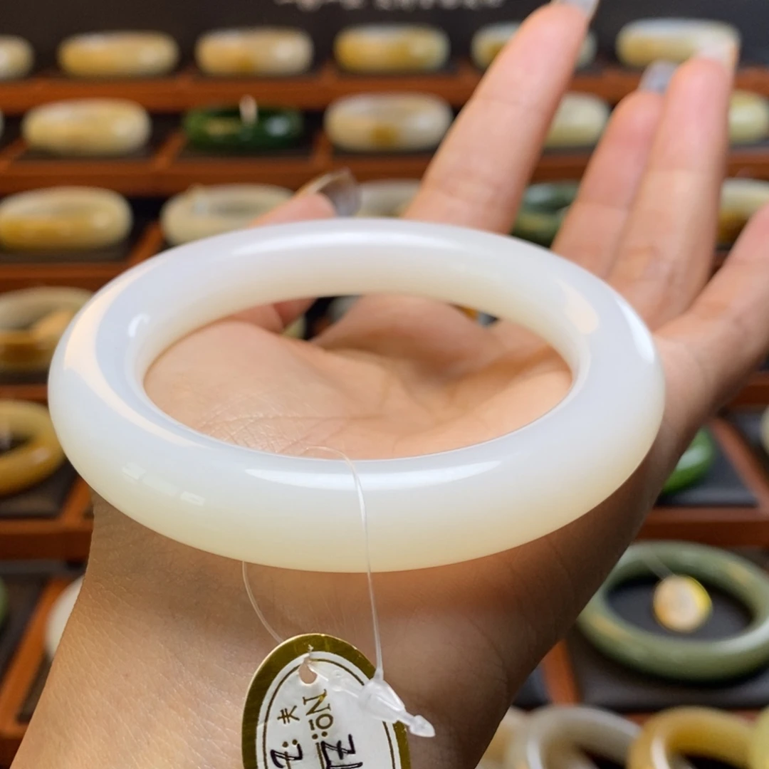 和田玉未镶嵌手镯58圈