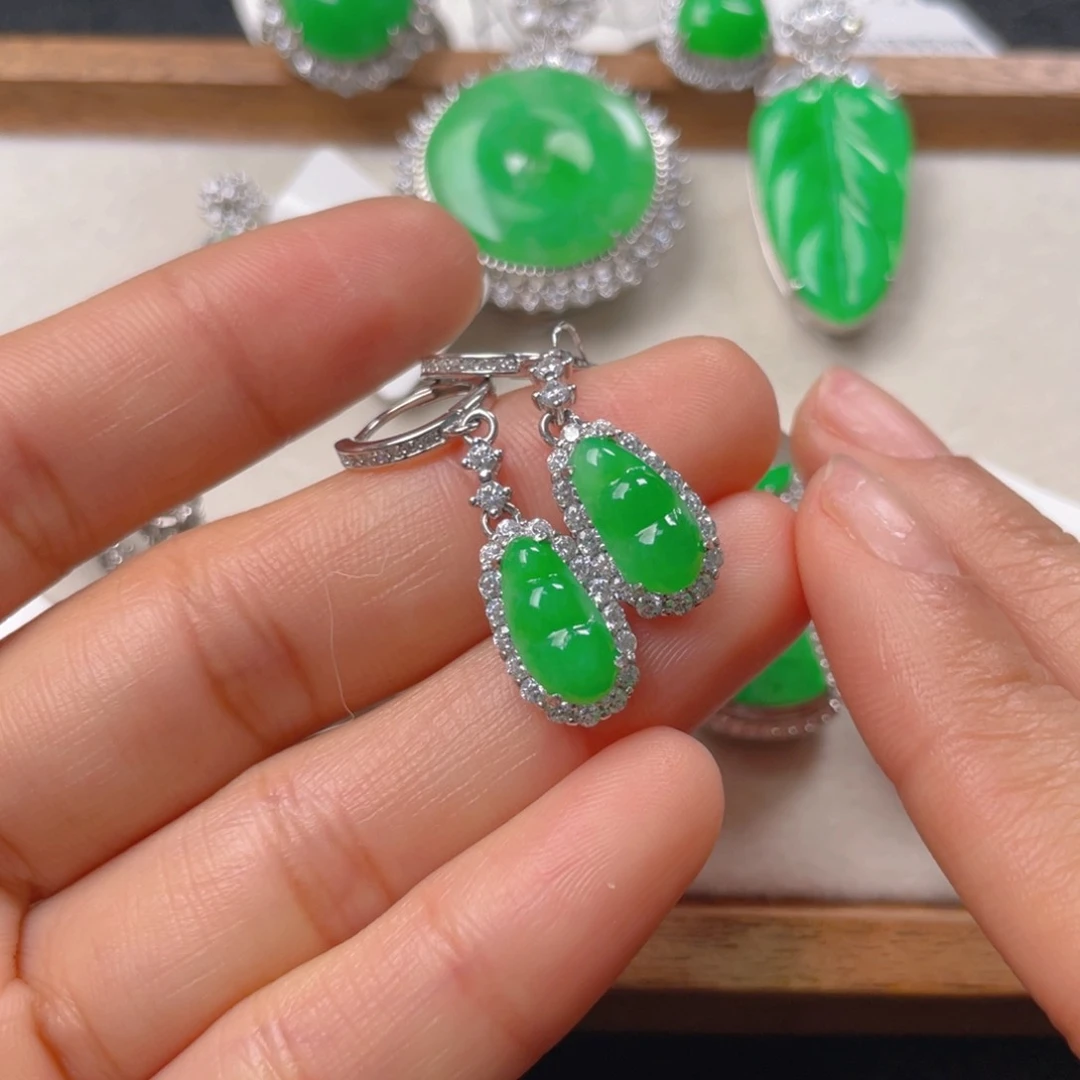 翡翠颈饰银S925镶嵌翡翠