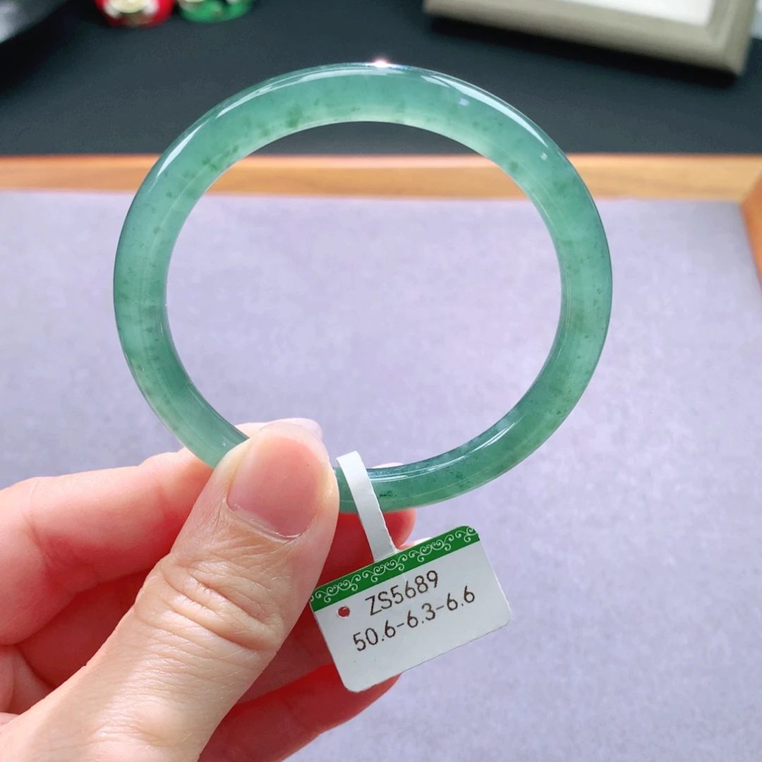 翡翠手镯未镶嵌天然翡翠手镯