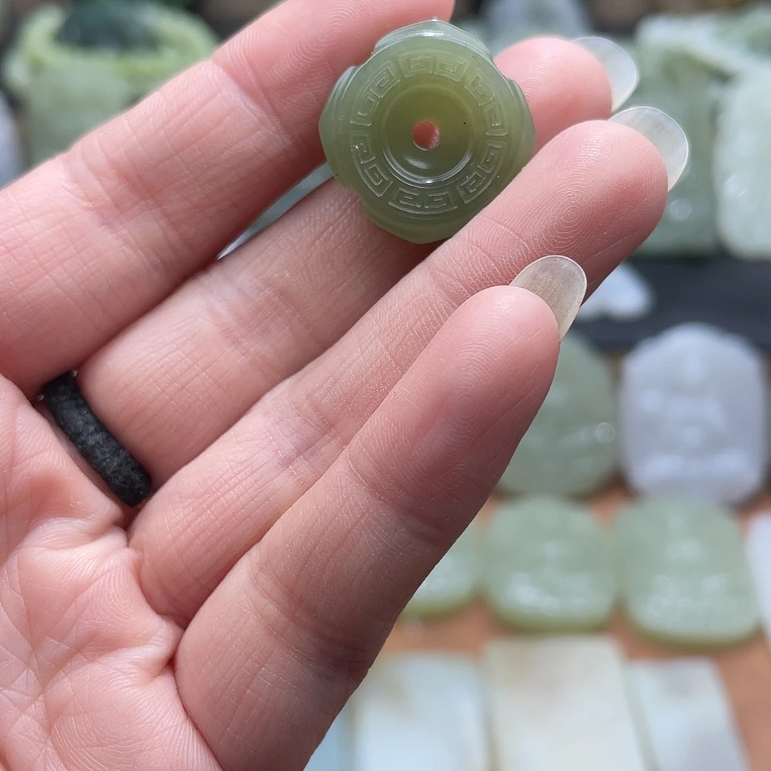 和田玉未镶嵌吊坠(不含链)