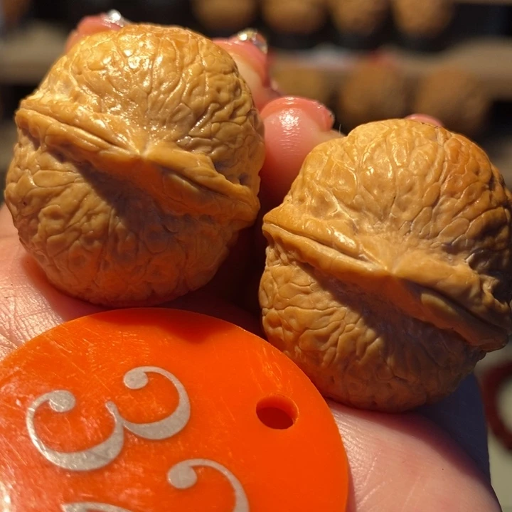 铁核桃七彩龙珠32尺寸