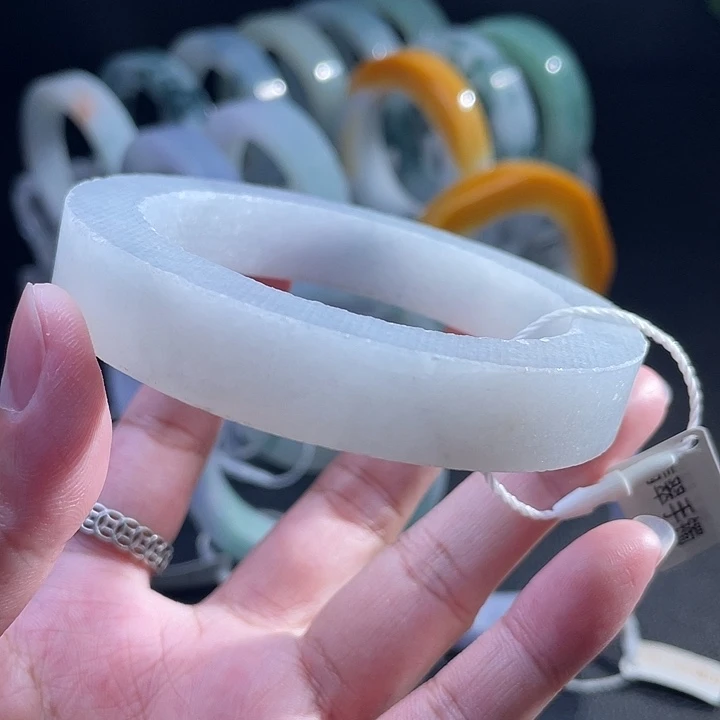 玲***购定制翡翠未镶嵌翡翠手镯
