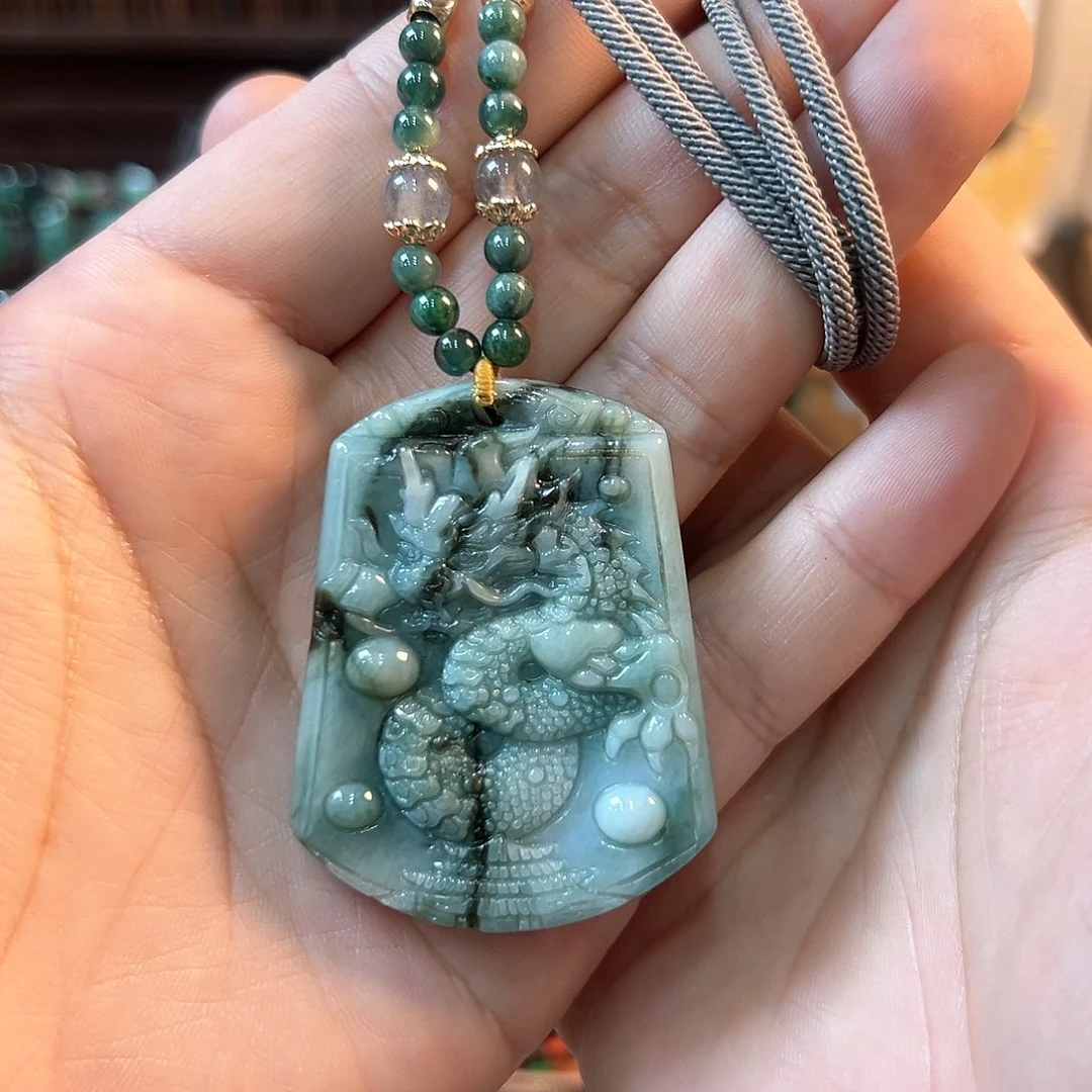 翡翠颈饰未镶嵌吊坠