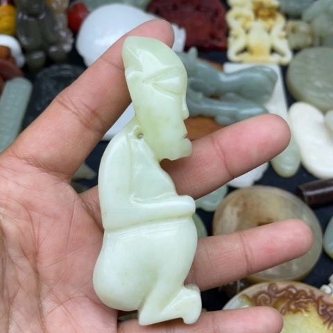 蛇纹石玉颈饰未镶嵌82