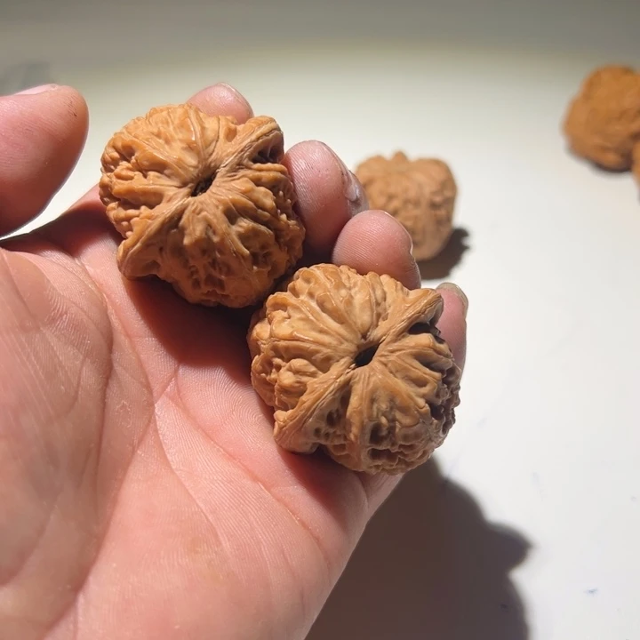 h***k文玩核桃把件元宝