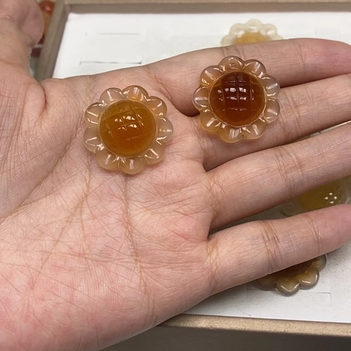 玛瑙/玉髓未镶嵌颈饰2个太阳花