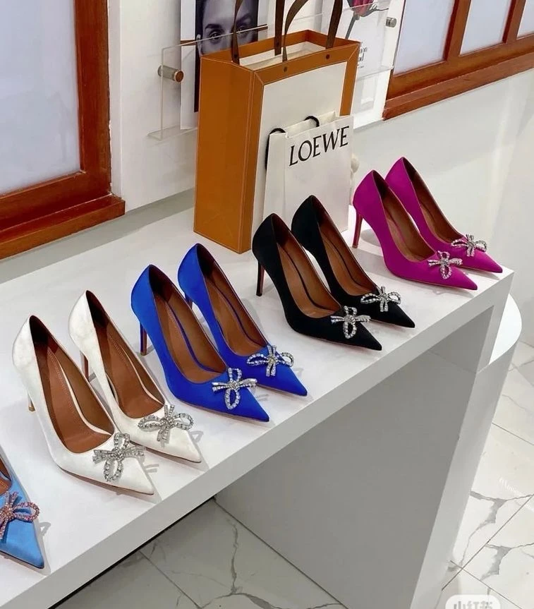 高跟鞋女细跟2024新款春秋绸缎面白色婚鞋水钻蝴蝶结尖头黑色单鞋