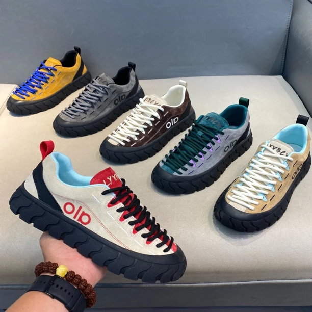 2025秋季新款时尚男鞋舒适百搭反绒皮休闲鞋痞帅潮流男士帅气板鞋