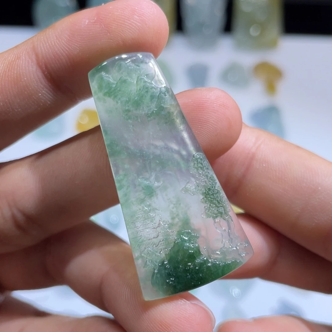 颈饰未镶嵌翡翠山水