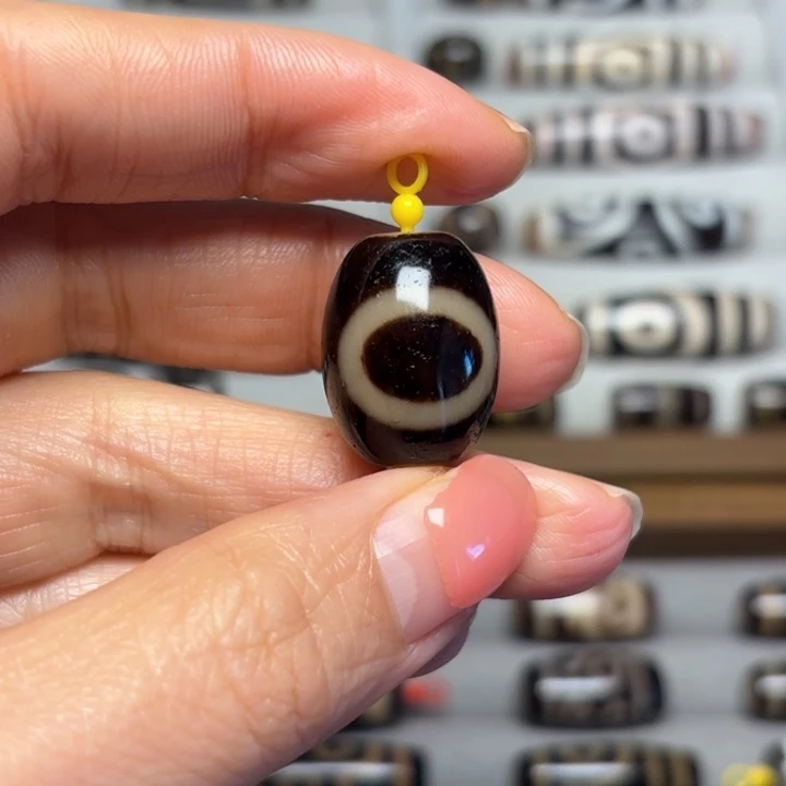 未镶嵌颈饰玛瑙/玉髓清*