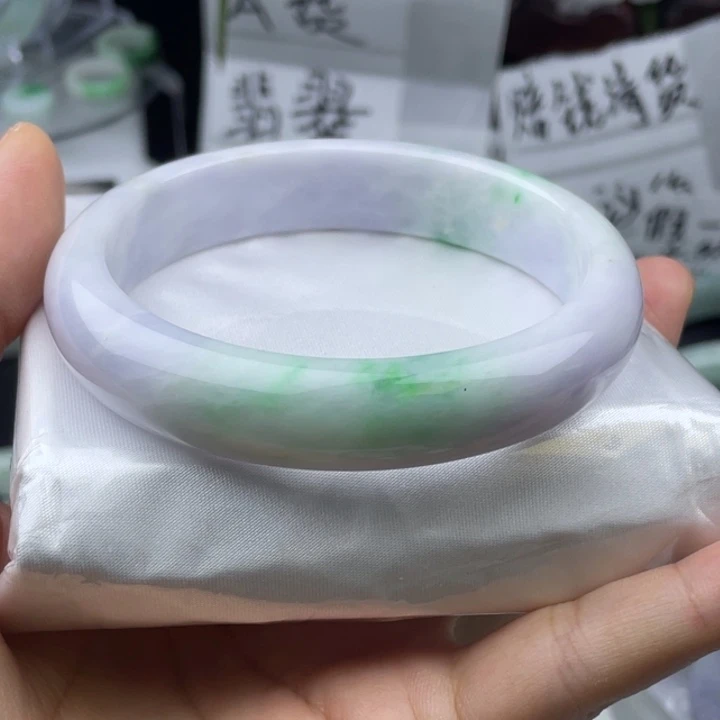 姐****手链翡翠未镶嵌天然