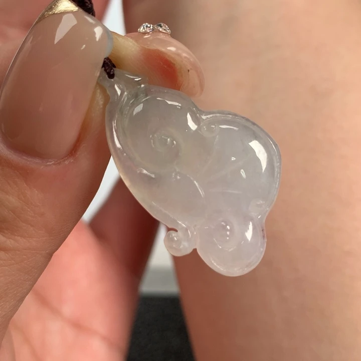 翡翠颈饰未镶嵌如意