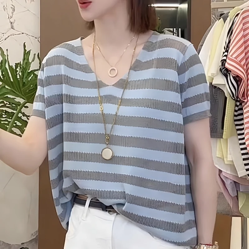 洋气条纹V领针织短袖2025夏季薄款透气女士气质上衣独特漂亮小衫