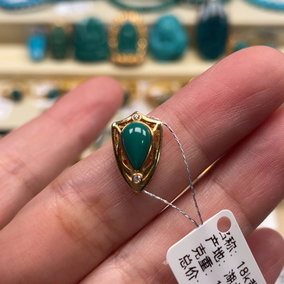 18K金镶嵌绿松石珠宝奇石