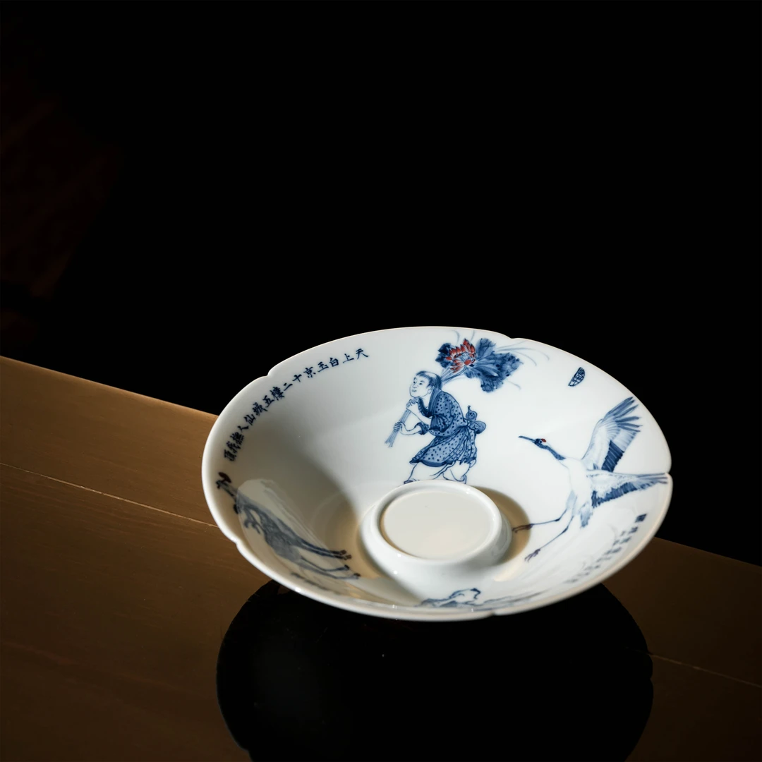 景德镇手工手绘周伟明青花矾红鹿鹤斗笠花口壶承