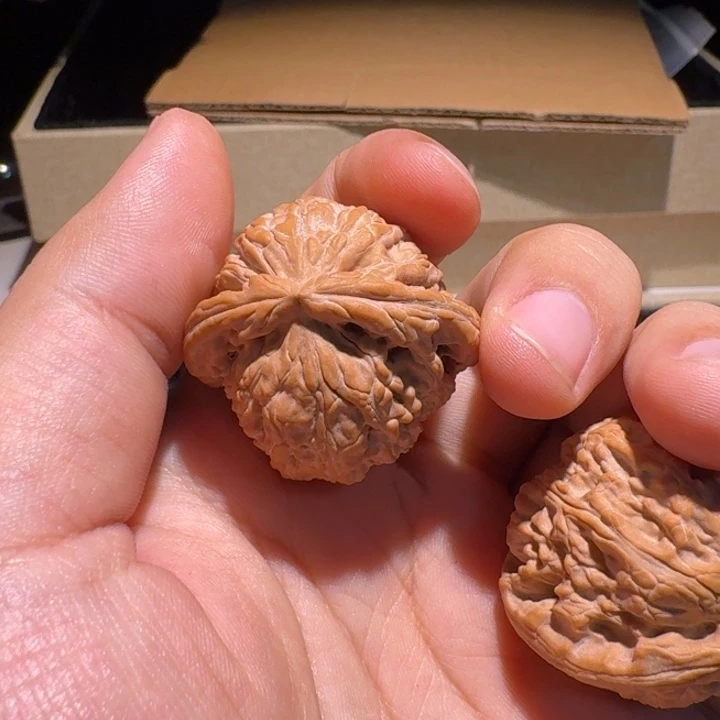 x***z吊坠文玩核桃白狮子