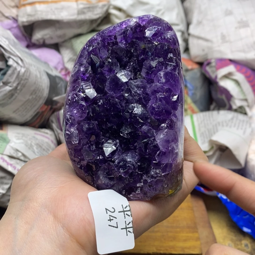 紫晶乌拉圭未镶嵌