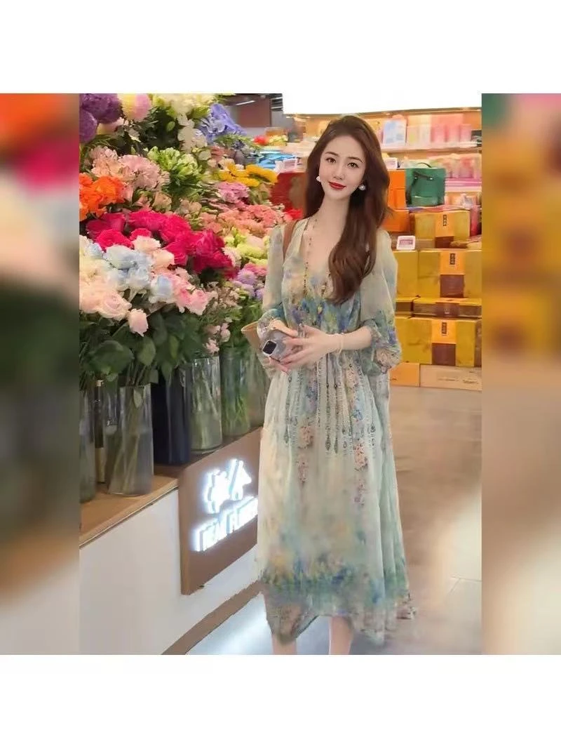 出游裙夏季新款气质时尚慵懒法式连衣裙女2025大码宽松显瘦碎花