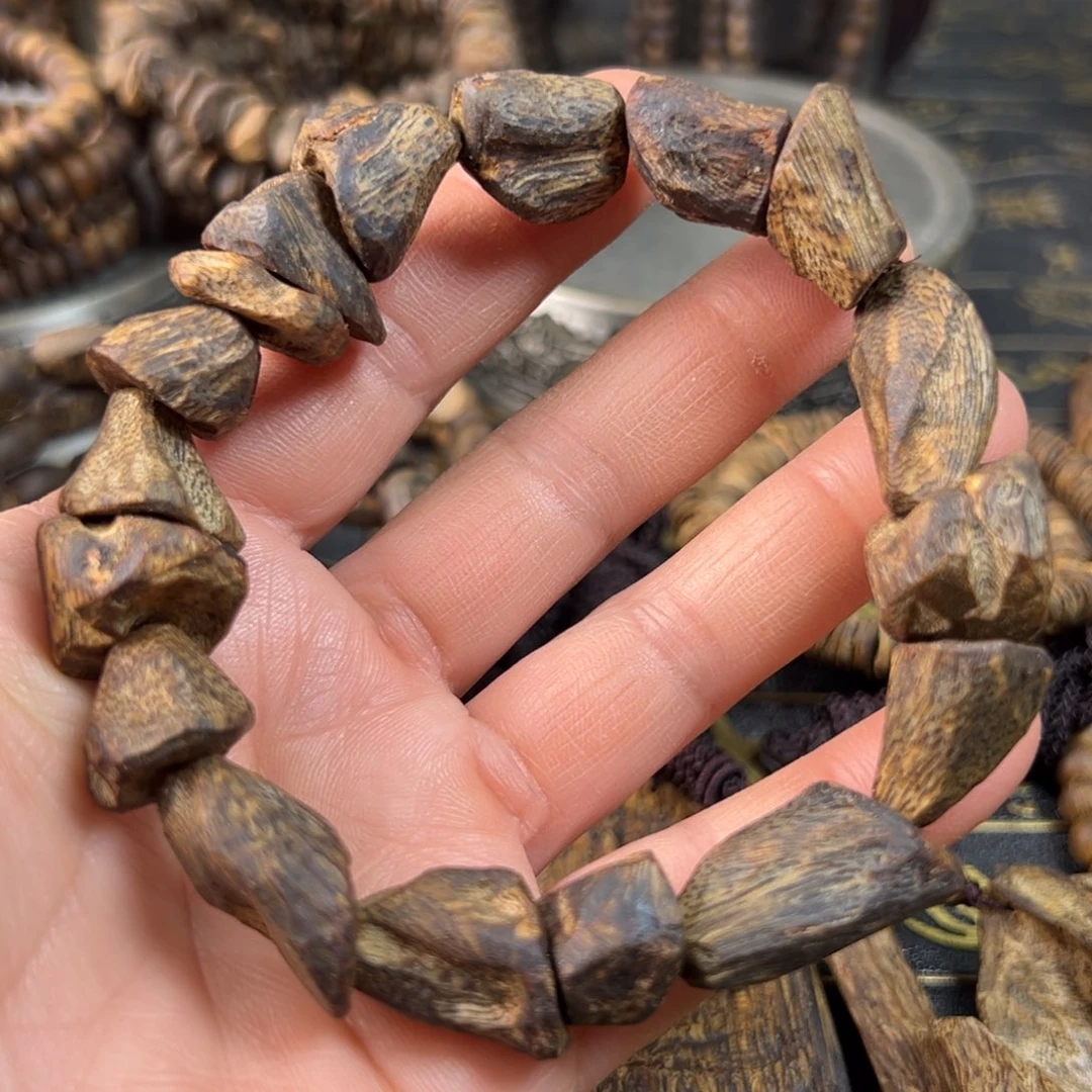 沉香手串给****a奇楠树丁单圈