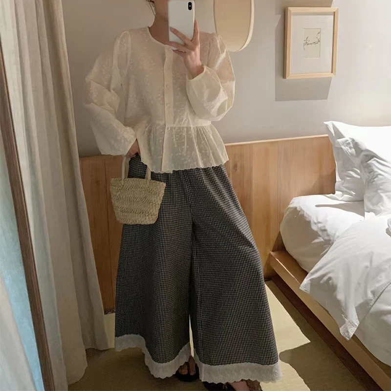 2025春夏新款韩版纯色刺绣圆领小衫女花边格子阔腿裤两件套套装
