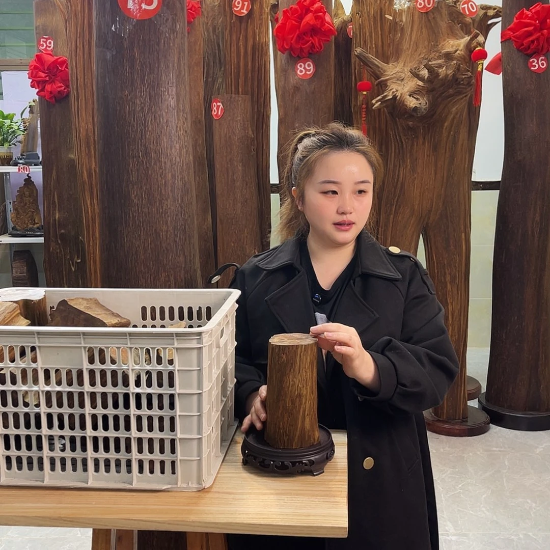 沉香碎屑沉香原材料