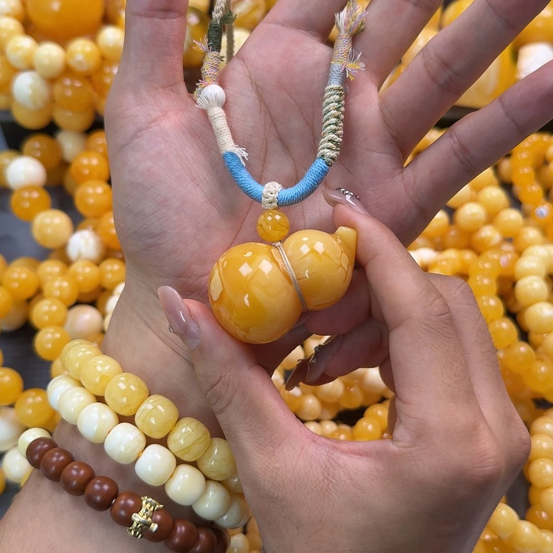 蜜蜡未镶嵌珠宝奇石26.5g