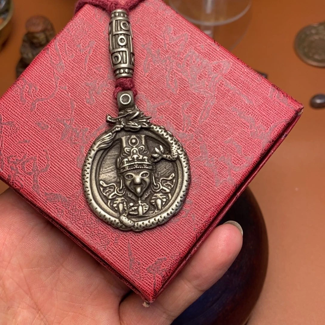 泥塑东****台藏传牌子……