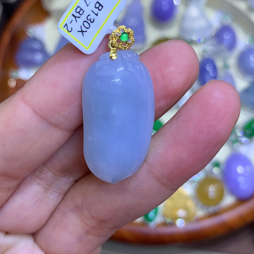 翡翠颈饰18K金镶嵌翡翠吊坠