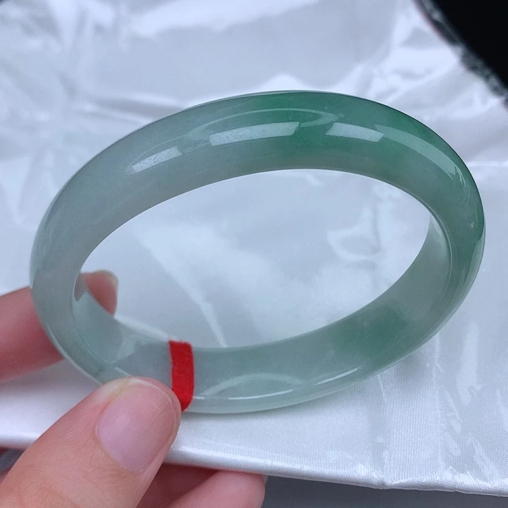 未镶嵌手镯（贵妃镯）翡翠天然