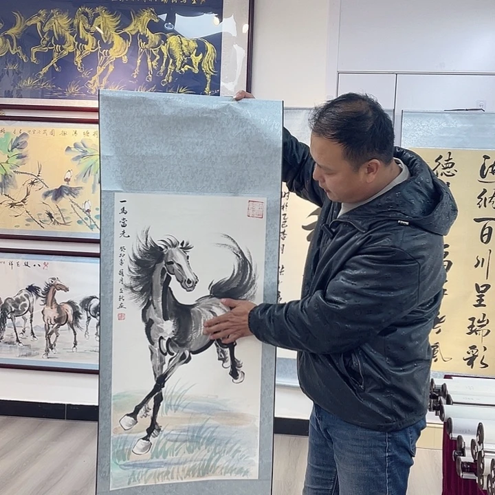 国画一马当先手绘作品