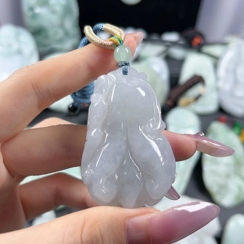 【闪购商品】翡翠未镶嵌颈饰玫瑰花
