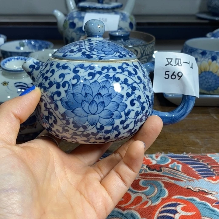 两***店景德镇手绘缠枝莲茶壶