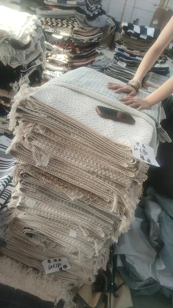瑕疵脏小洞浅色系流苏60*180棉沙发垫