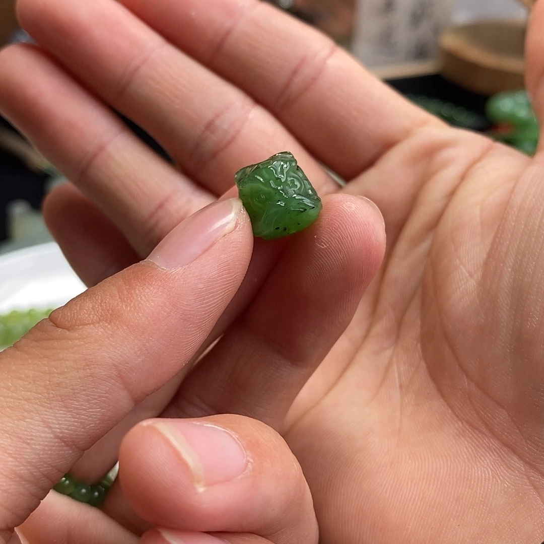 和田玉吊坠(不含链)未镶嵌醒狮碧玉