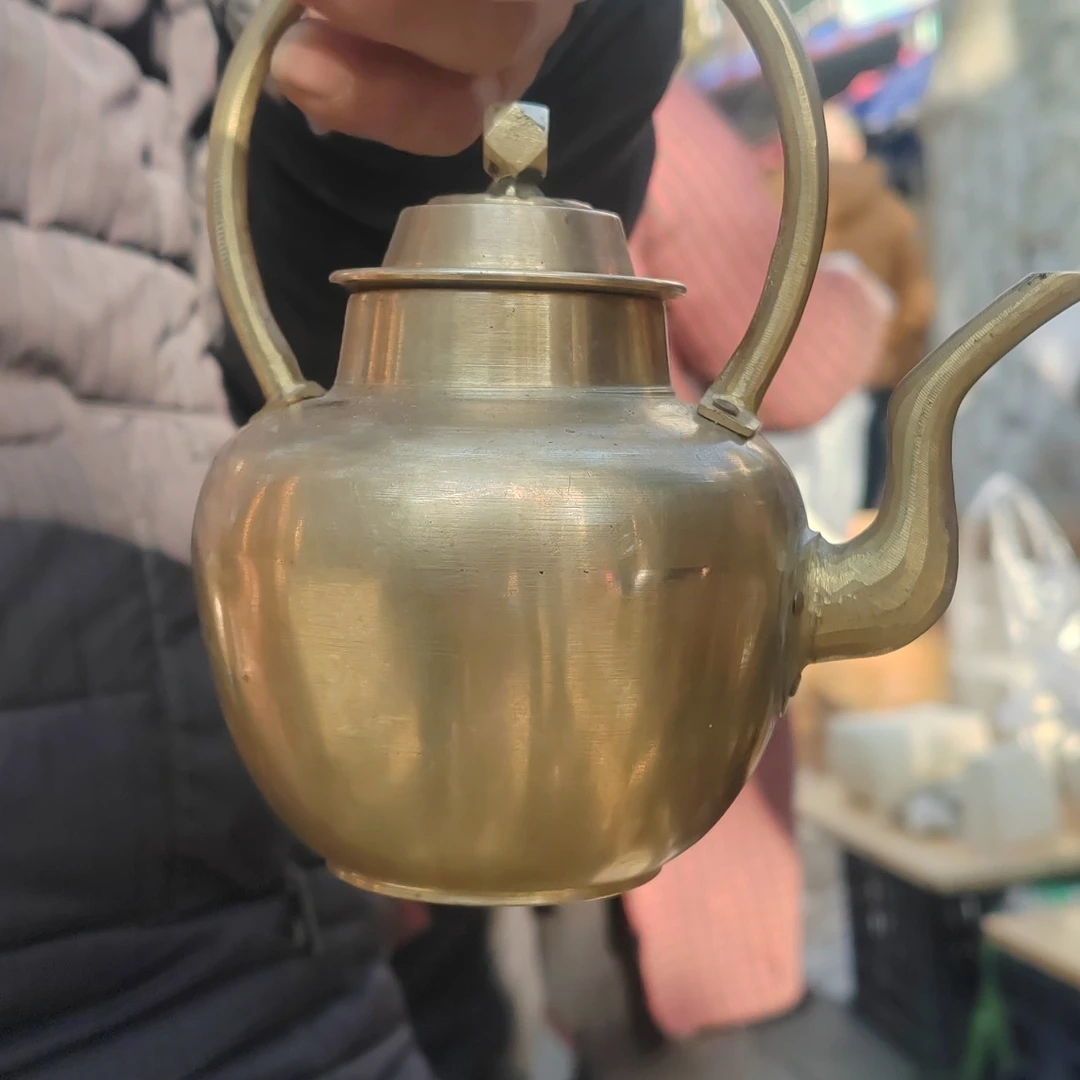 陕南老乡们的铜酒壶