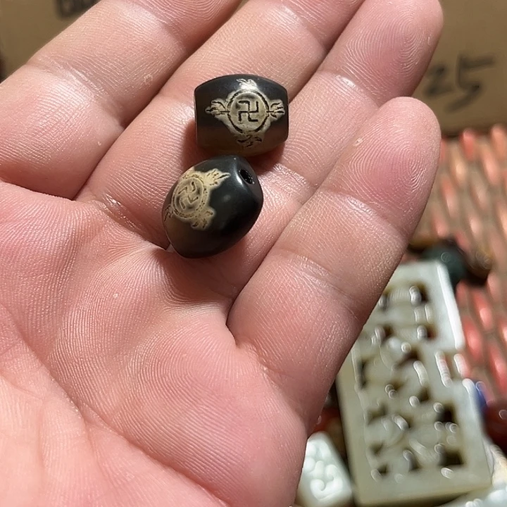 宝***儿瓷片我们在外面吃东西的了哈