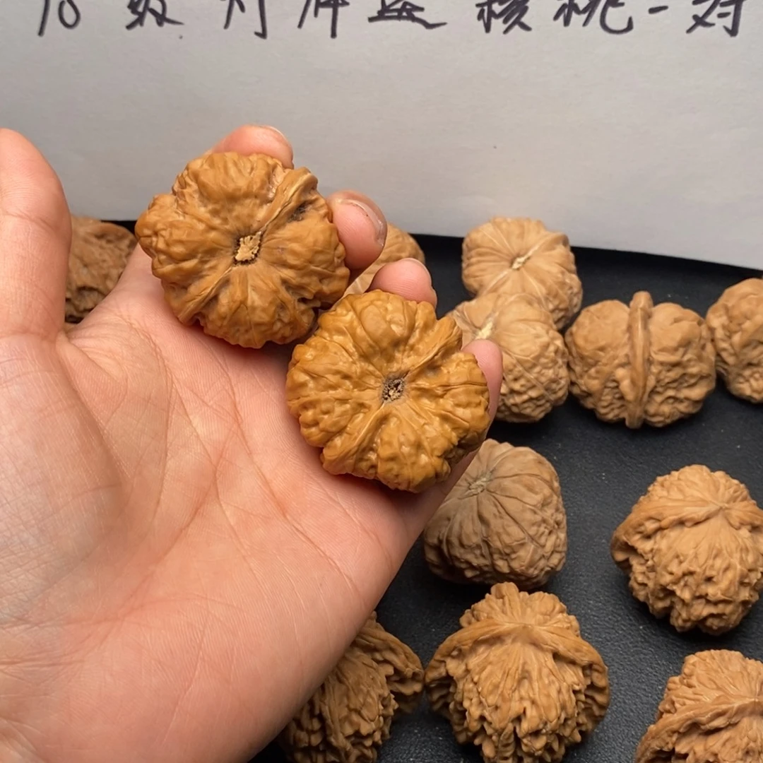洋***万文玩核桃把件40蛤蟆头打底