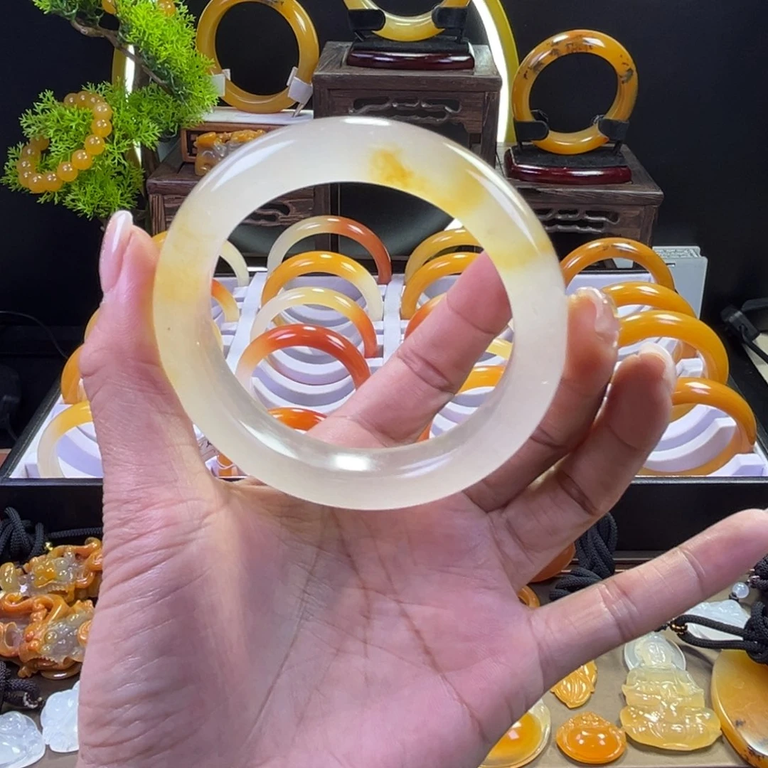 未镶嵌手镯石英质玉