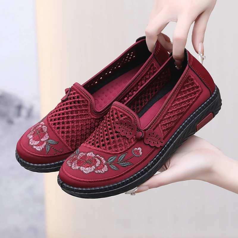 老北京布鞋绣花女鞋透气网眼中老年妈妈鞋软底防滑女士乐福休闲鞋