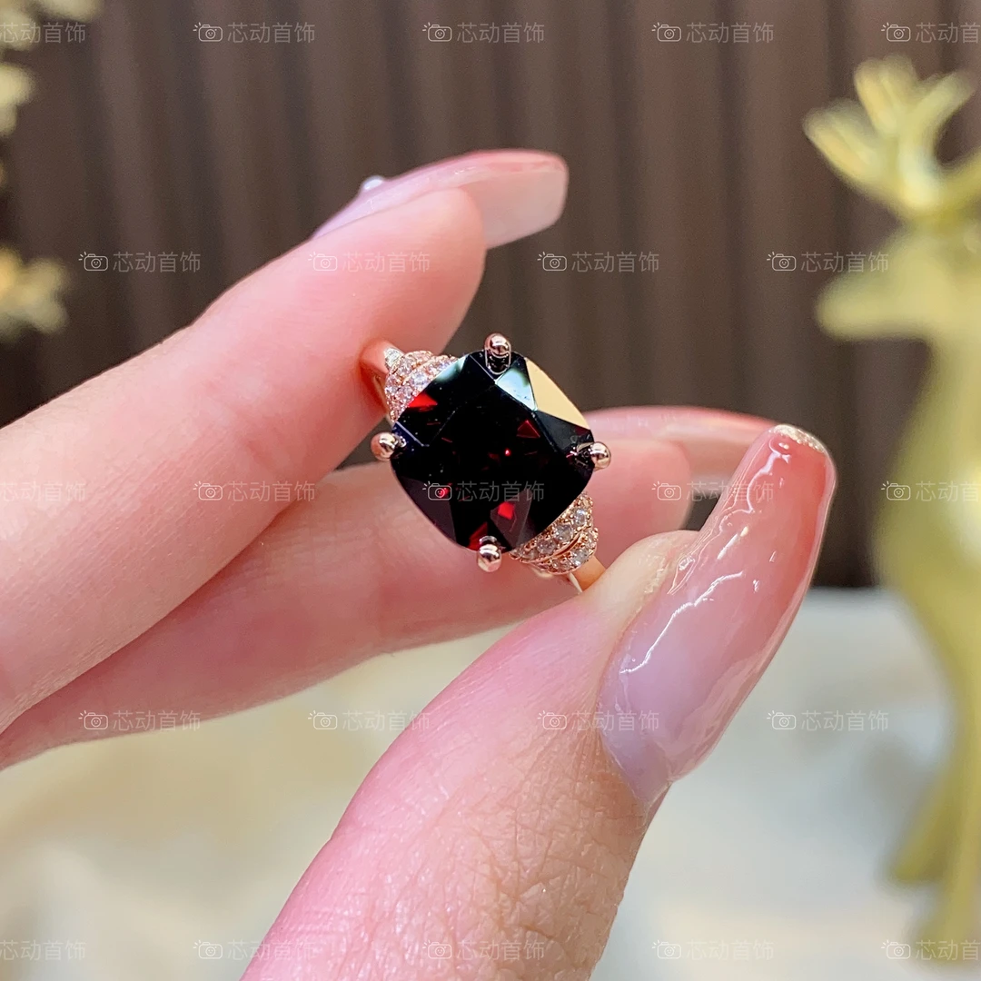 新品戒指【黑糖】10×10方形深石榴红镶嵌轻奢气质红色精致时尚k4143