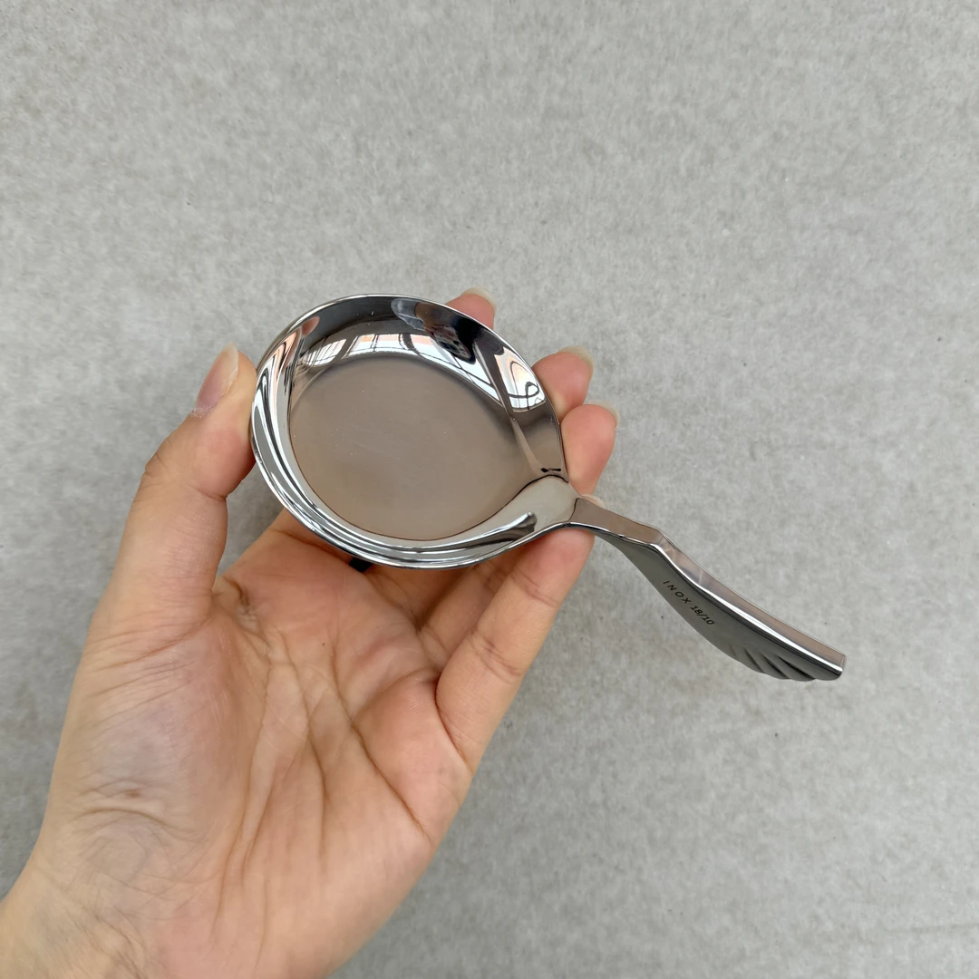 18/10不锈钢味碟筷子架酱料碟长13cm 宽6.5cm 高1.5cm 重67g