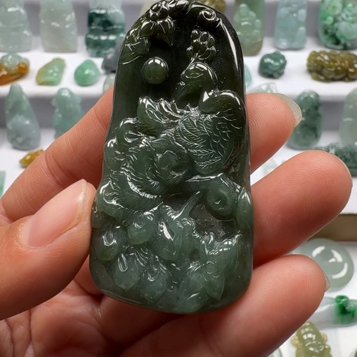 翡翠未镶嵌颈饰翡翠