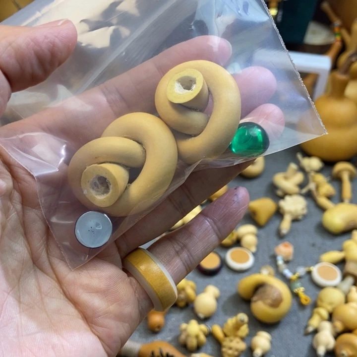 小**?带巷口扣子111111