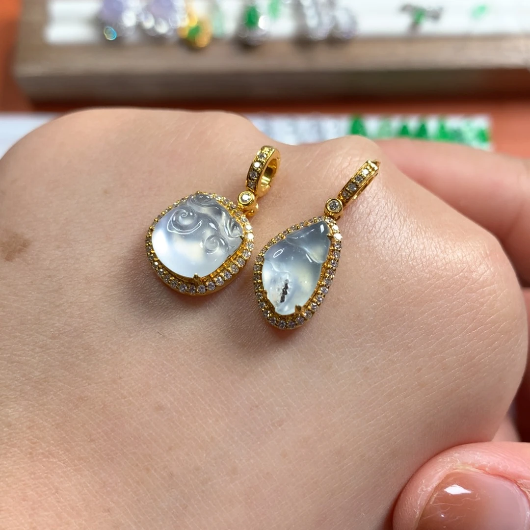 翡翠未镶嵌颈饰蟹钳/如意