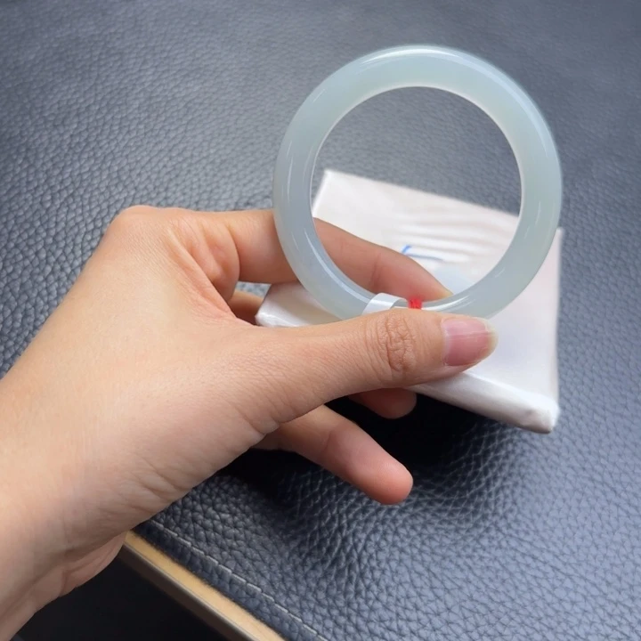 未镶嵌手镯翡翠翡翠手镯圆条