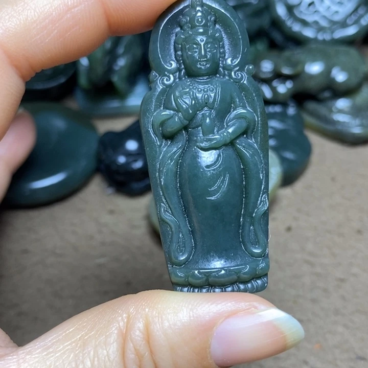 和田玉未镶嵌颈饰