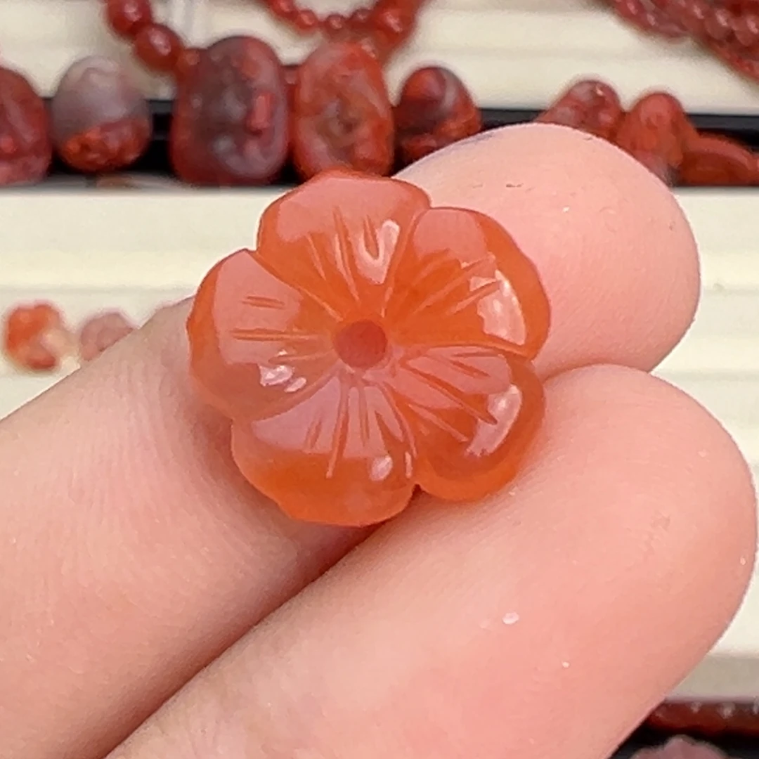 来***缘南红玛瑙未镶嵌颈饰有钱花