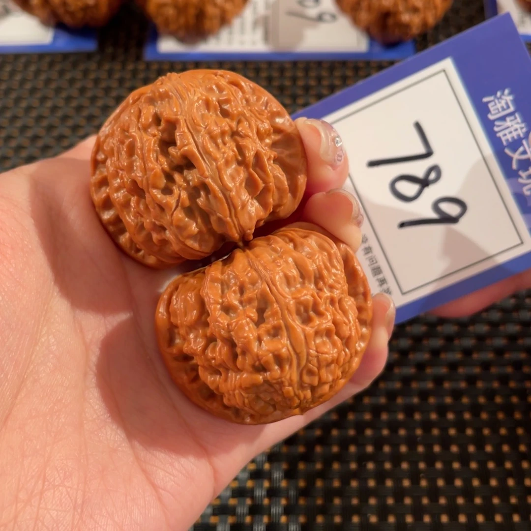 文玩核桃把件789号39尺白狮子